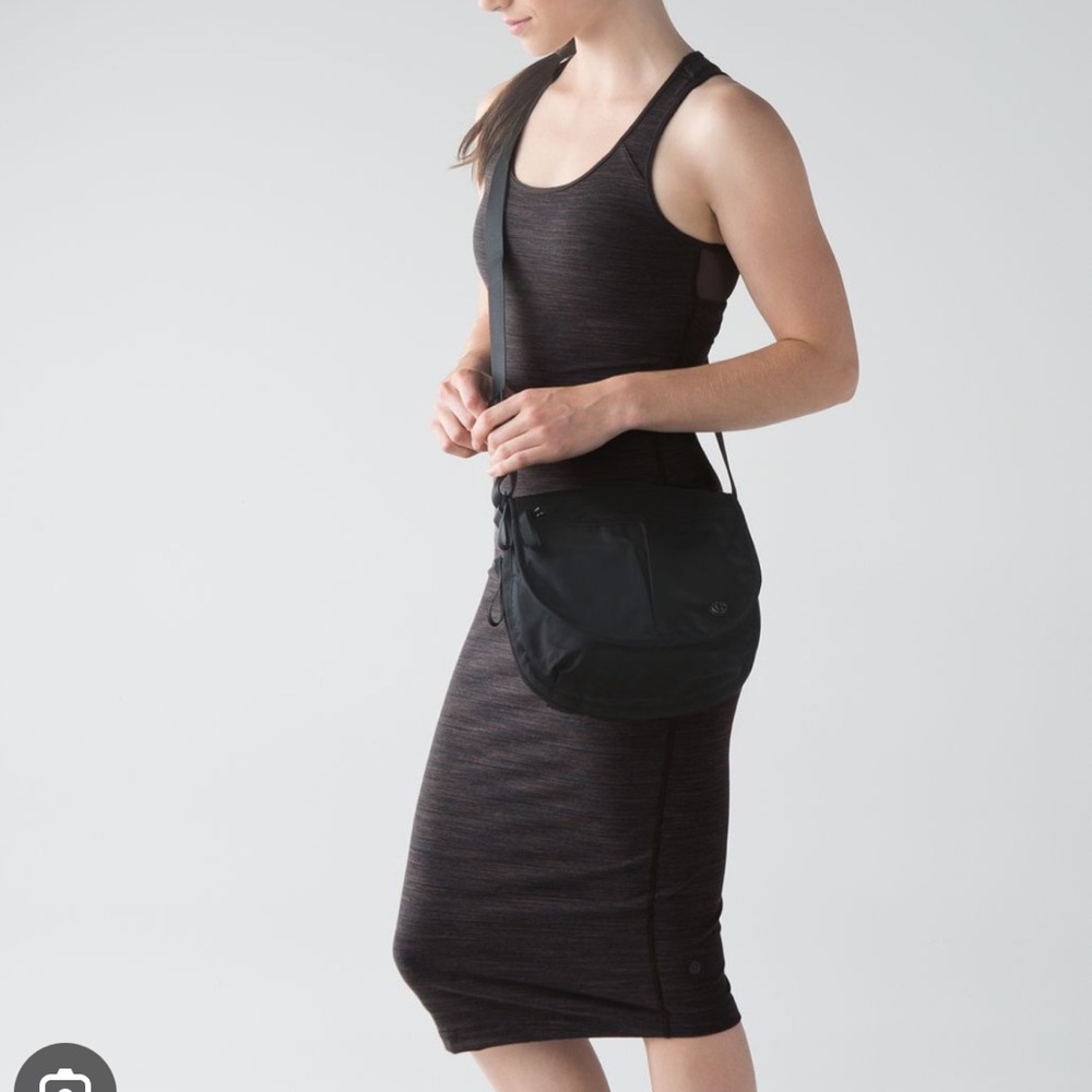 LULULEMON • Globetrotter Dress in Black - Picture 4 of 9